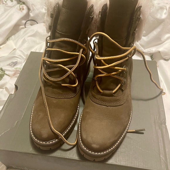 Timberland women’s snow boots - Picture 3 of 3